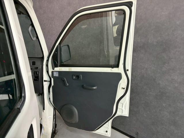 0710163A30260228W00106.jpg