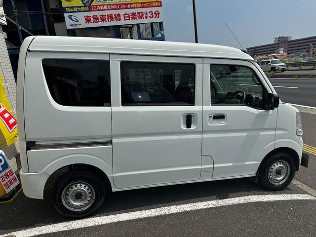 0550733A30250909W00109.jpg