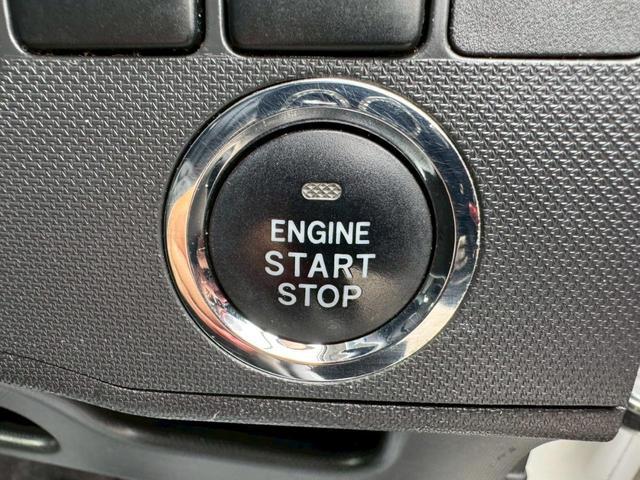 0740054A30251118W00107.jpg