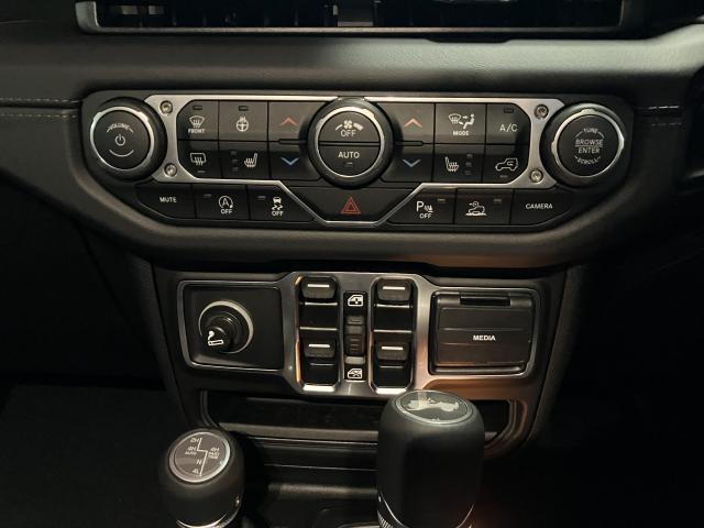 21290192_carP_l_16.jpg