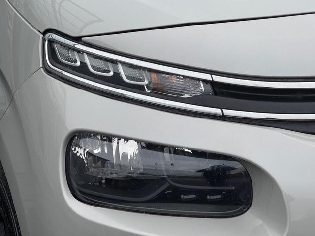 0208956A30260211W00114.jpg