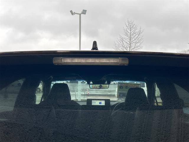 0404544A30260305W00118.jpg