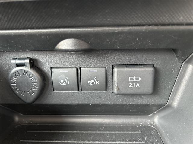0300895A30251221W00112.jpg