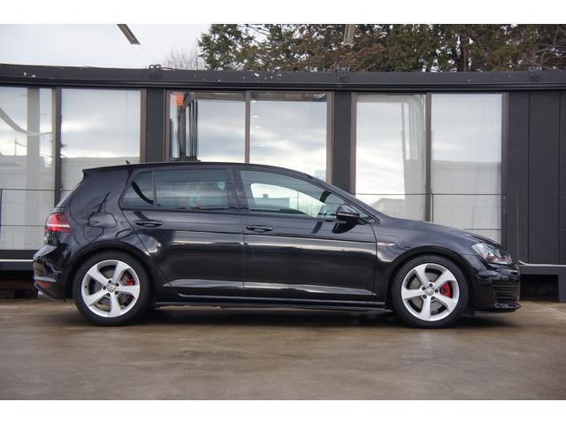 0509544A30260301W00303.jpg