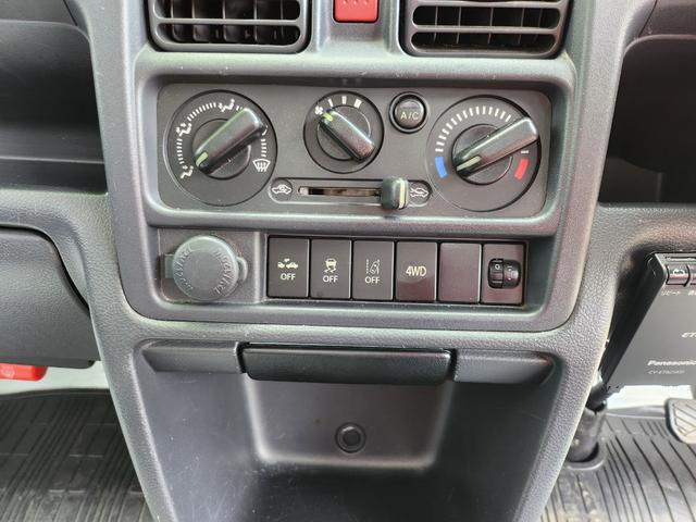 0804442A30250529W00117.jpg