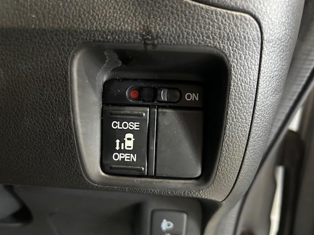 0601003A30251005W00107.jpg