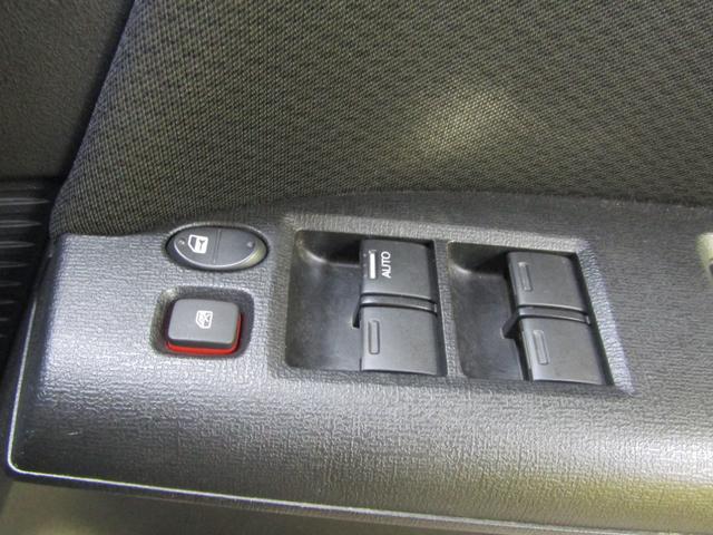 0560837A30260218W00219.jpg
