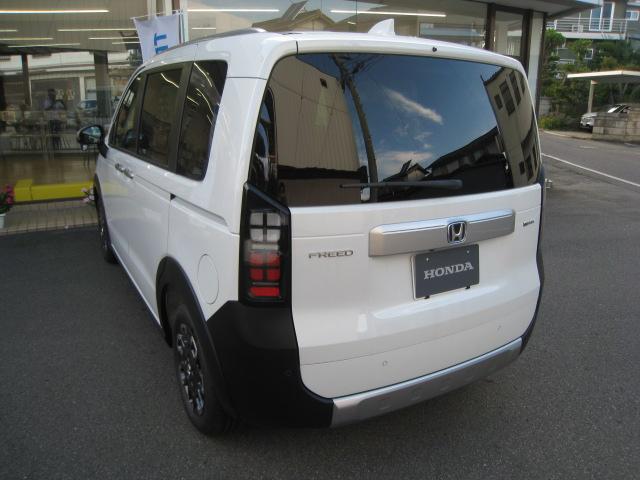 1200199A30250927W00104.jpg