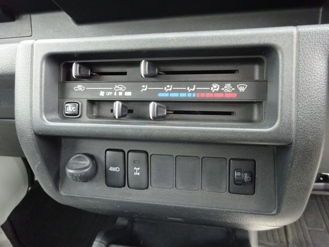 0900002A30250911W00605.jpg