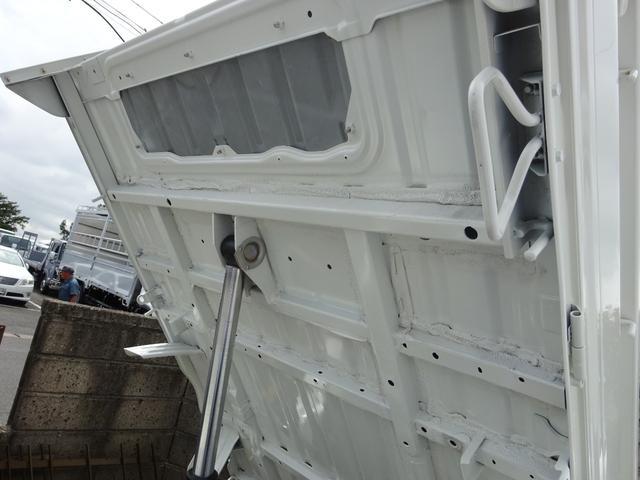 0900002A30250911W00614.jpg