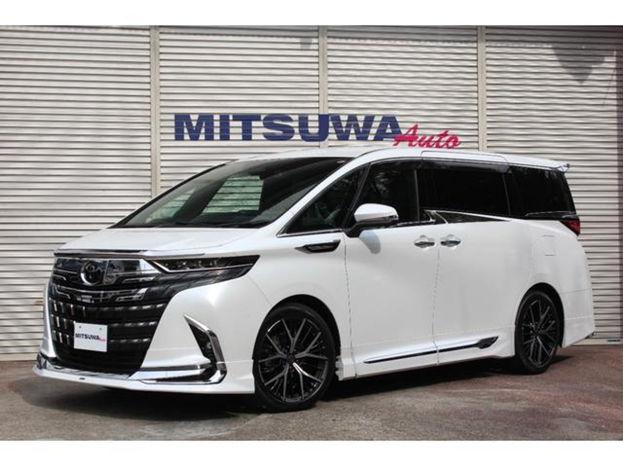 2023 Toyota Alphard, photo 1 of 1