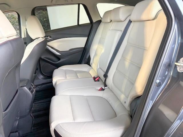 0560069A30251223W00110.jpg