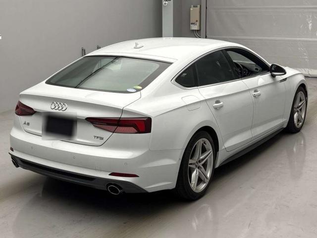 21990099_carP_l_8.jpg