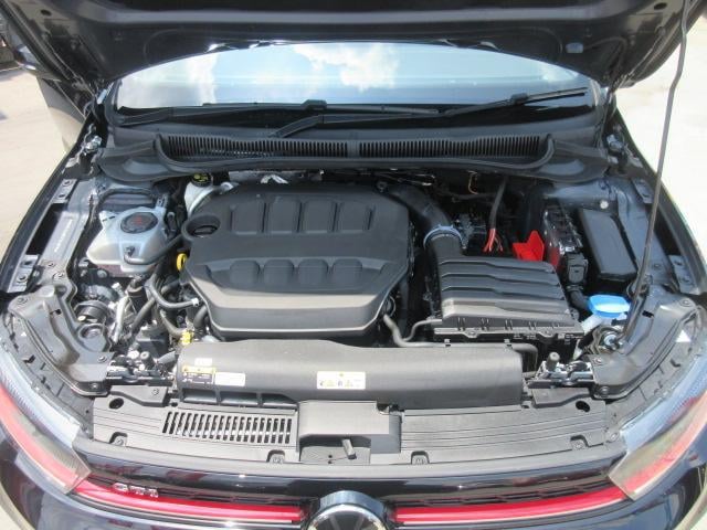 0561088A30250701W00216.jpg