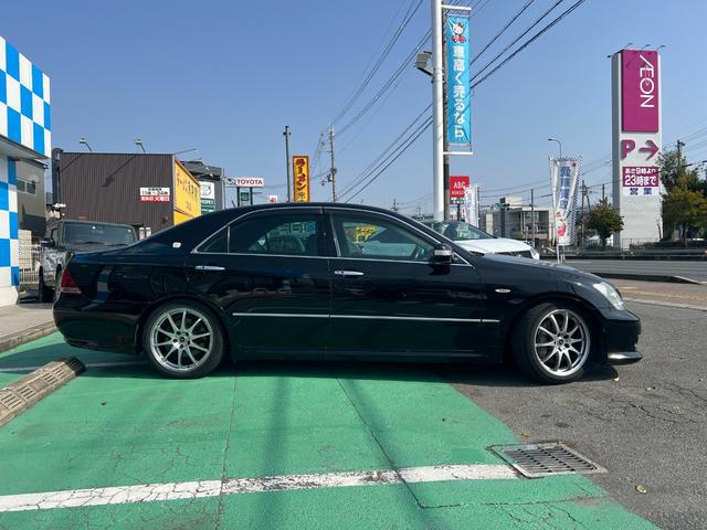 0708542A30260329W00116.jpg