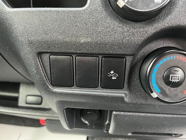 0500199A20251004W00312.jpg