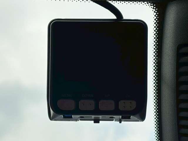 22658772_carP_l_6.jpg