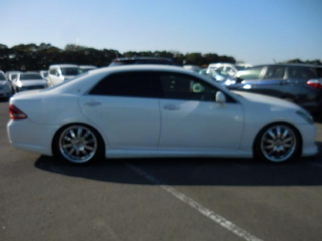 COqZzROXrYg9BTNW_grs200-0011129__12_.jpg