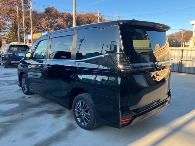0541598A30241209W00106.jpg