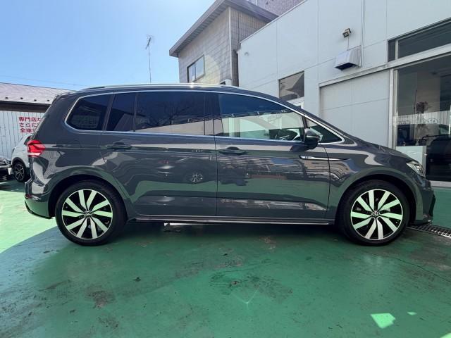 22568355_carP_l_4.jpg