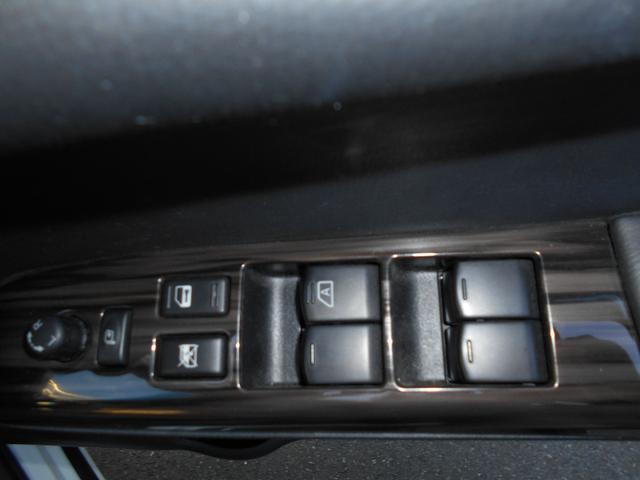 0550678A30251212W00113.jpg