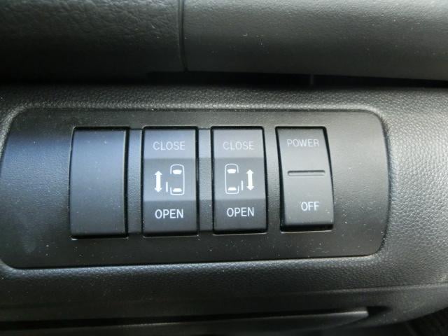 0540946A30250509W00110.jpg