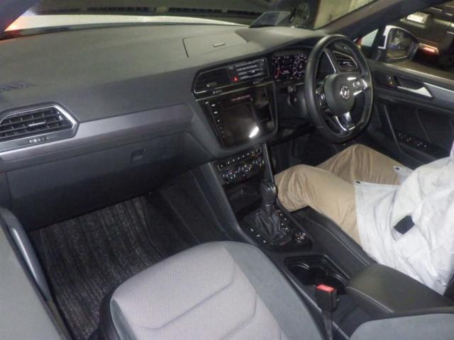23047925_carP_l_15.jpg