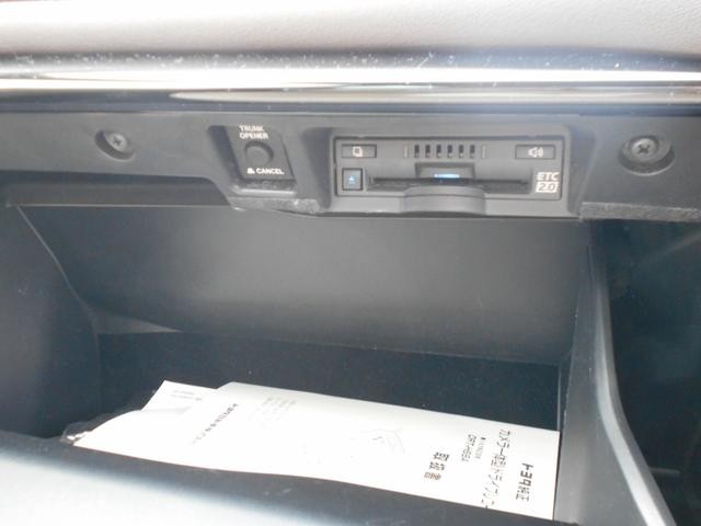 0601395A30251001W00217.jpg