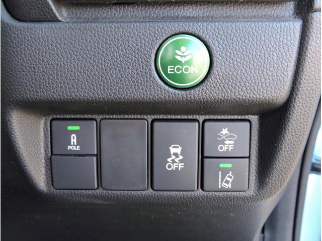 0560775A30251108W00115.jpg