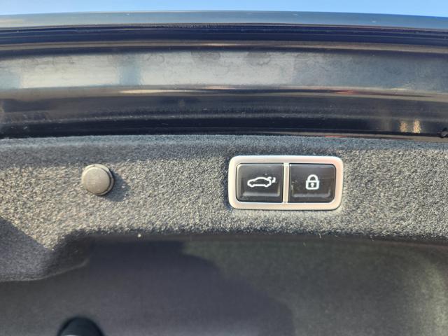 ad005c9536a0d56f5ad0a4f12f4a733a.jpeg