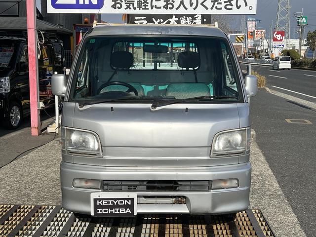 0706020A30260129W00101.jpg