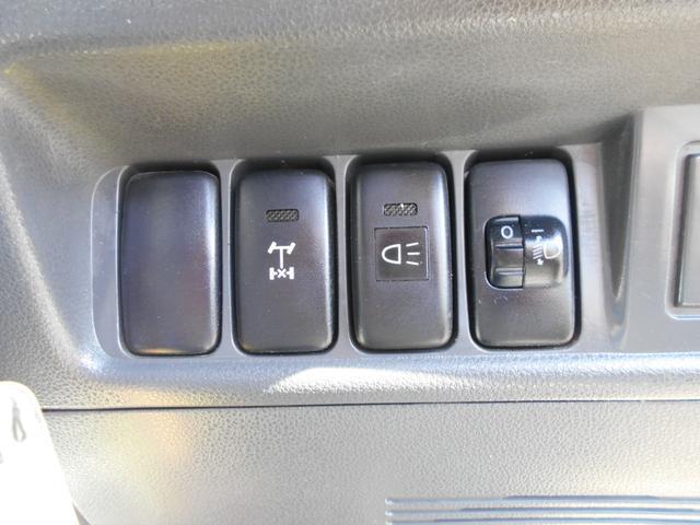 0910040A30260409W00115.jpg
