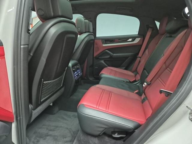 6011001856R12.jpg