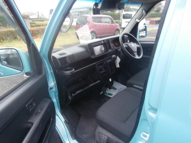 1120050A30251020W00112.jpg