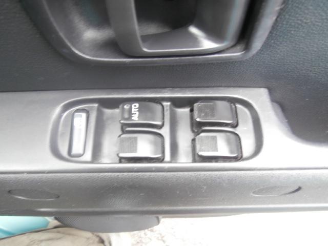 1120050A30251020W00118.jpg