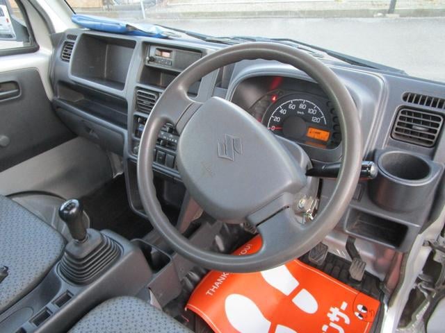 0550837A30251216W00202.jpg
