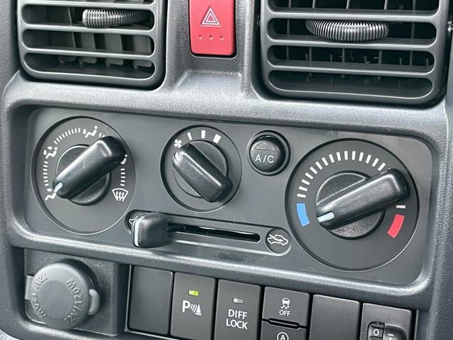 0902355A30260228W00315.jpg