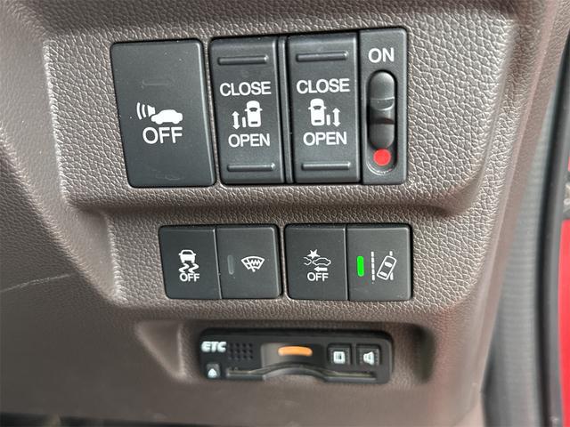 0904294A30251025W00115.jpg