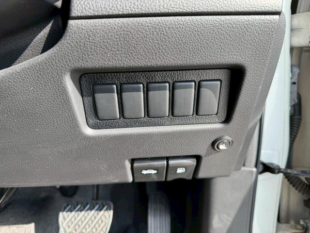 0709137A30260116W00217.jpg