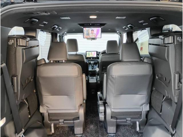 0704236A30251016W00119.jpg