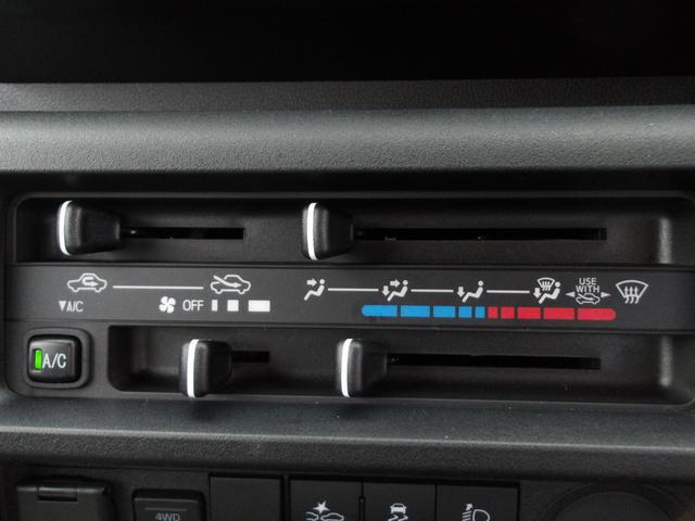 0540095A30251020W00211.jpg
