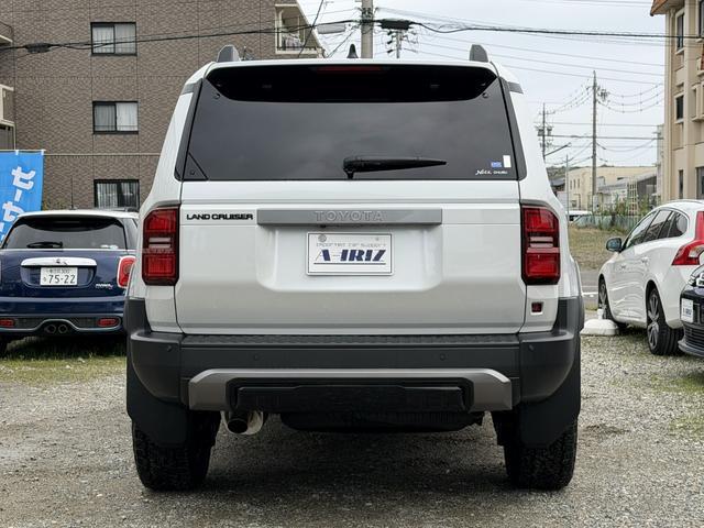 9200619A30260405W00108.jpg