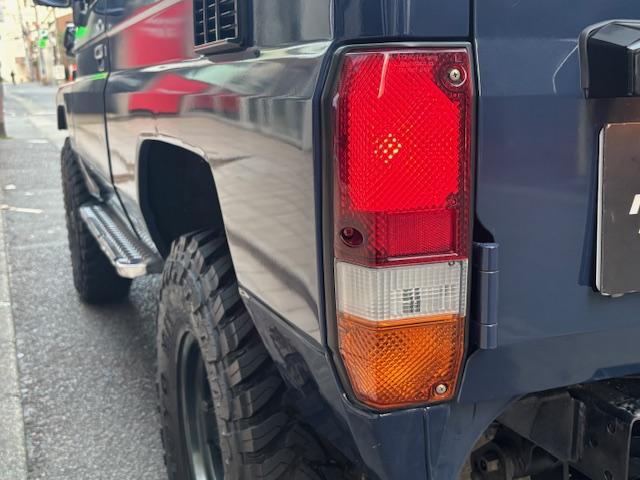 0801987A30260301W00117.jpg