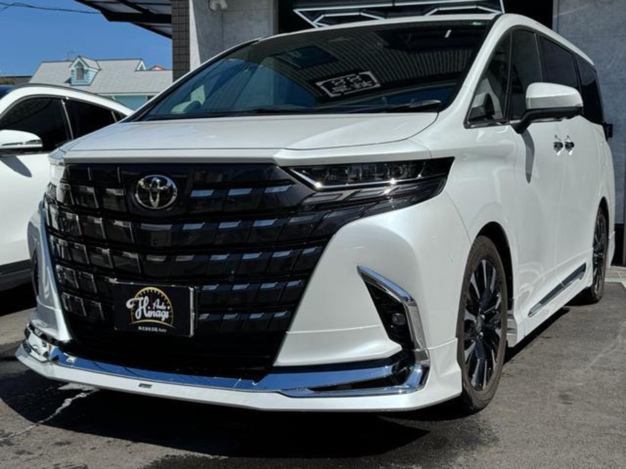 2024 Toyota Alphard, photo 1 of 1