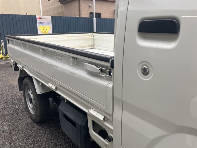 0560822A30251021W00114.jpg