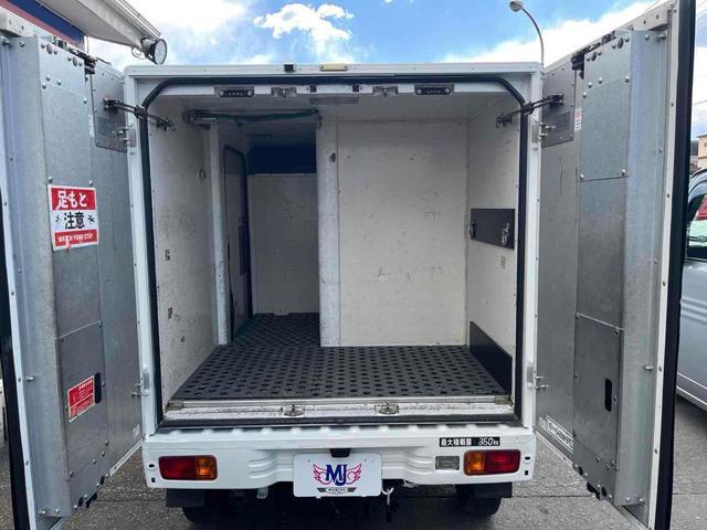 0600699A30250228W00405.jpg