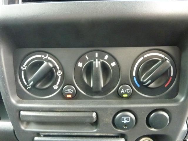 0404221A30250329W00204.jpg