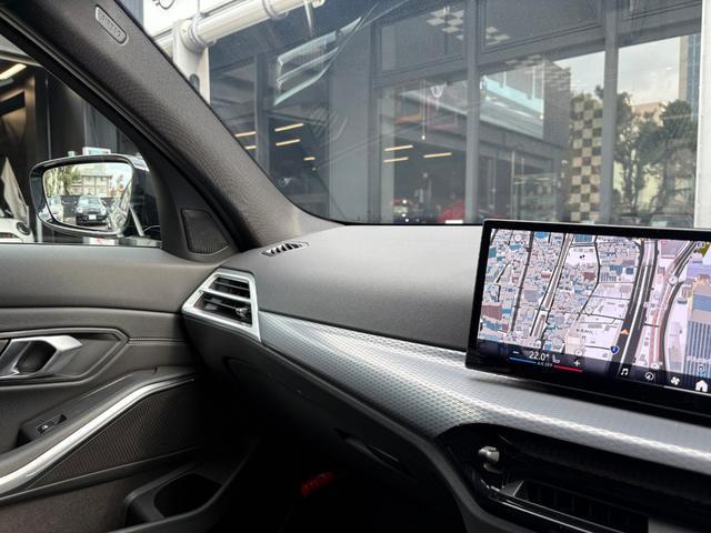 21025451_carP_l_2.jpg