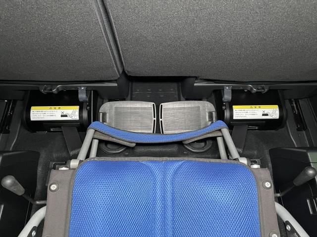 20803318_carP_l_8.jpg