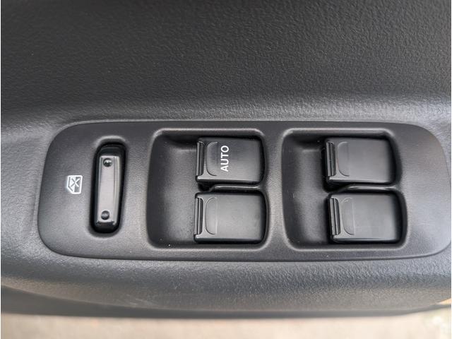 0503432A30250912W00216.jpg